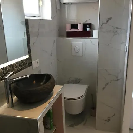 Le Train Sifflera Trois Fois Bed & Breakfast Toulon